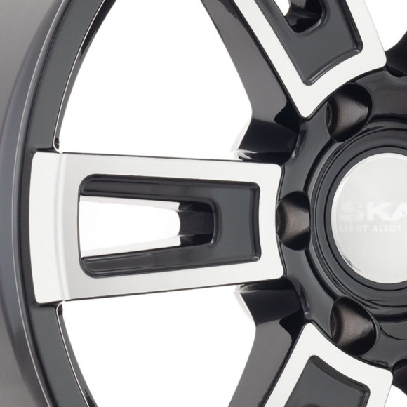 Диски СКАД 6.5\R15 5*139.7 ET40 d98.5 Алмаз